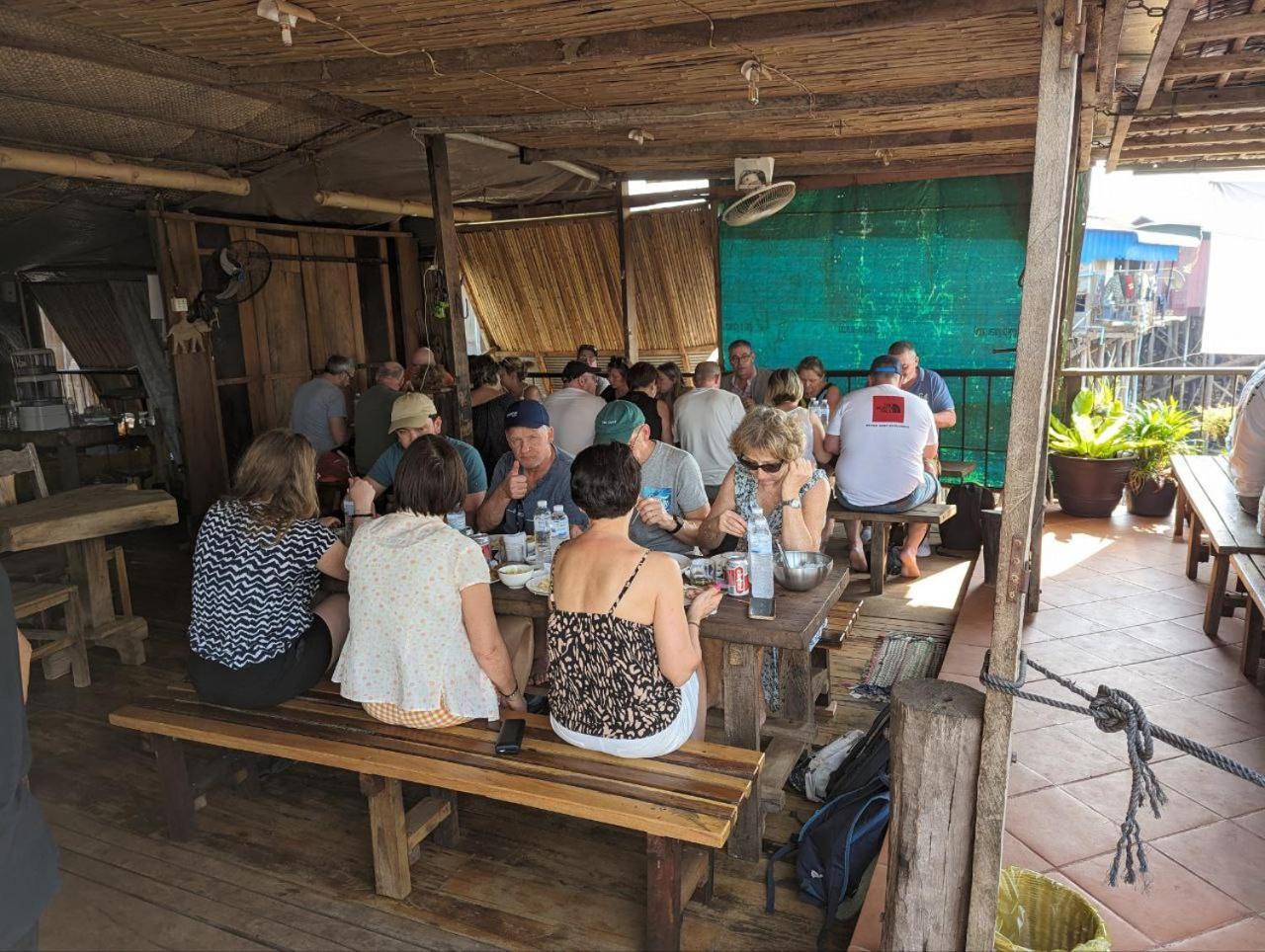 St 63 Home Stay & Tour Kampong Khleang Екстериор снимка