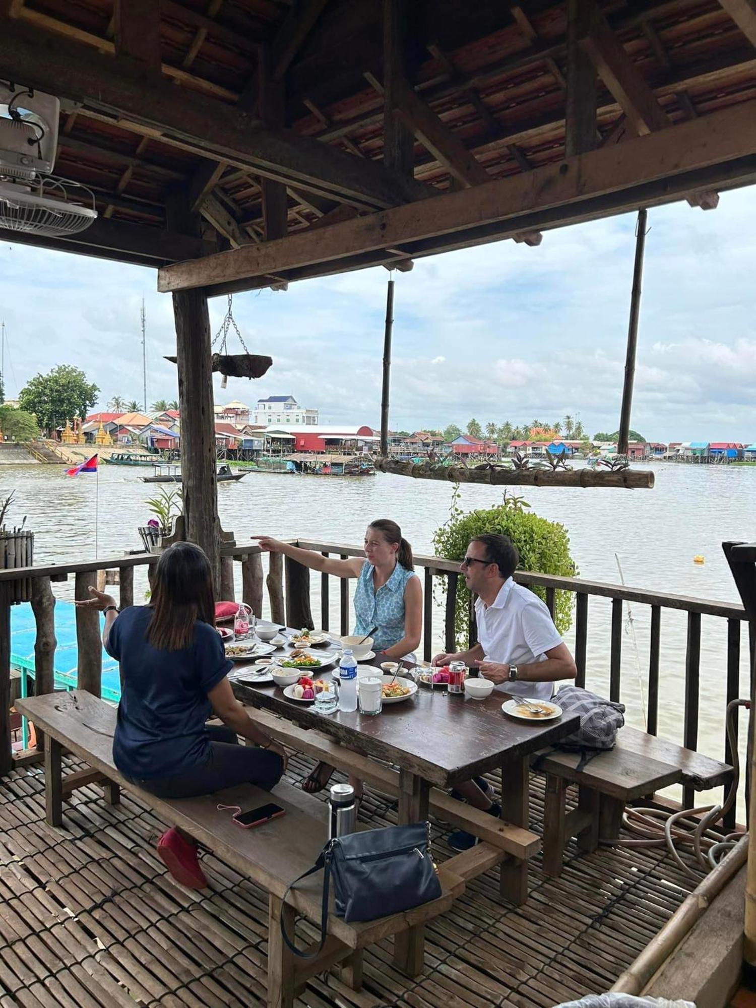 St 63 Home Stay & Tour Kampong Khleang Екстериор снимка