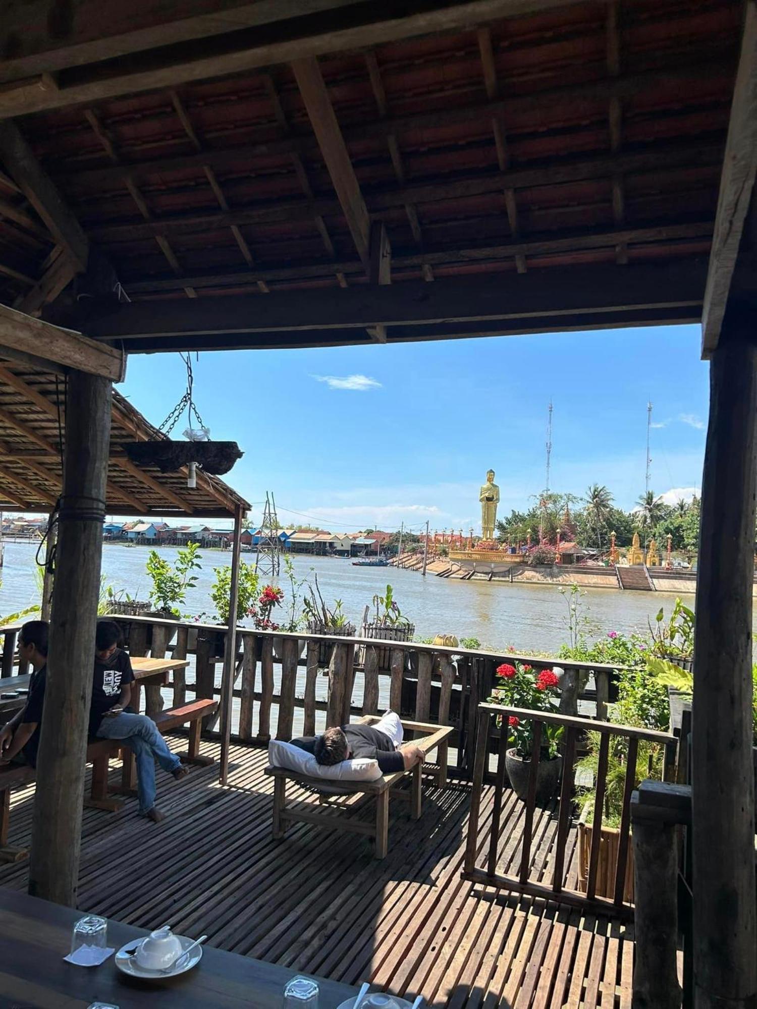 St 63 Home Stay & Tour Kampong Khleang Екстериор снимка