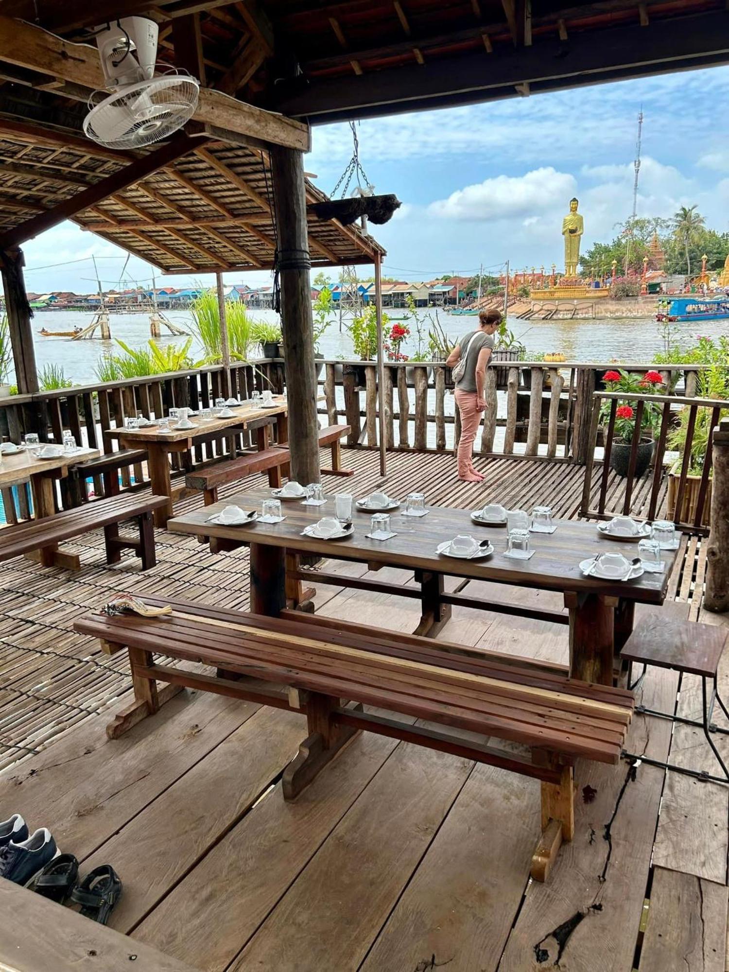 St 63 Home Stay & Tour Kampong Khleang Екстериор снимка