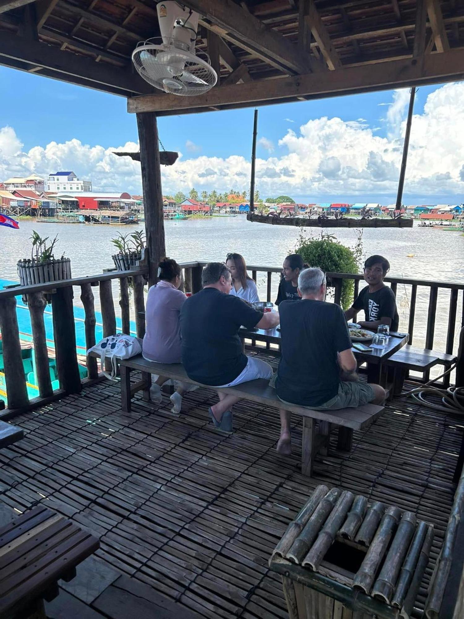 St 63 Home Stay & Tour Kampong Khleang Екстериор снимка